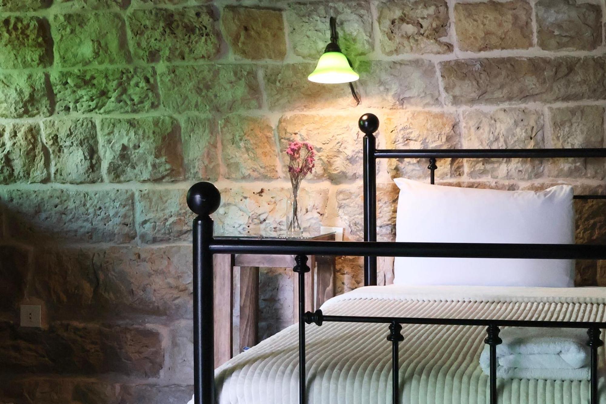 Stone Cellars Hotel Douma Екстериор снимка